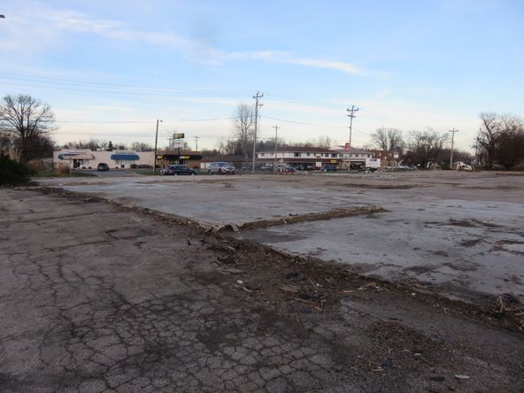 914 W Garfield Ave, Bartonville, IL 61607